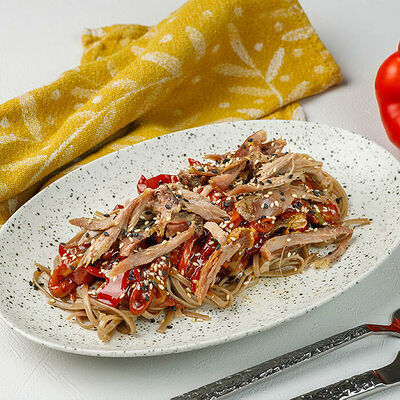 Филе утиной ножки с гречневой пастой в азиатском стиле в МИЛТИ по цене 407 ₽