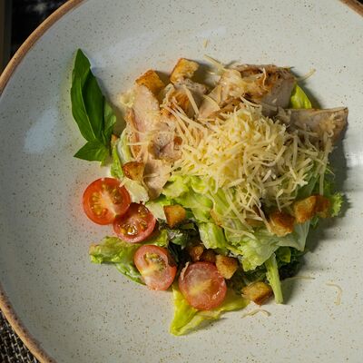 Салат Цезарь с курицей в OK PIZZA по цене 240