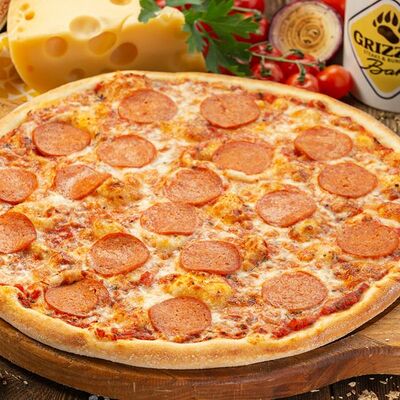 Пицца Пепперони в Grizzly Bar по цене 425 ₽