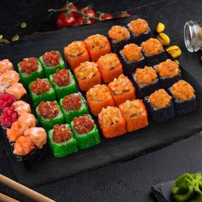 Сет Хит спайси в Веселый Самурай Sushi Premium по цене 3190 ₽