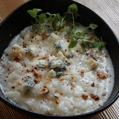 Рисовая каша с горгондзолой и грушей в Хюгге Сырный ресторан по цене 540 ₽