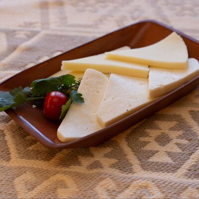 Ассорти грузинских сыров в Грузинский дом марабда по цене 545 ₽