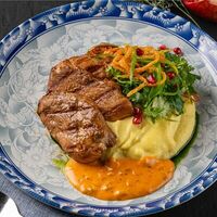 Медальоны из свинины в Два барашка