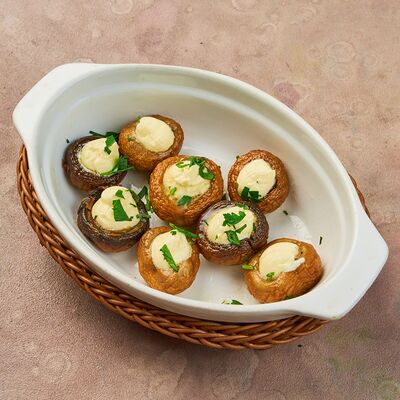 Запеченные шампиньоны с каймаком в Балкан Петроградский по цене 530 ₽