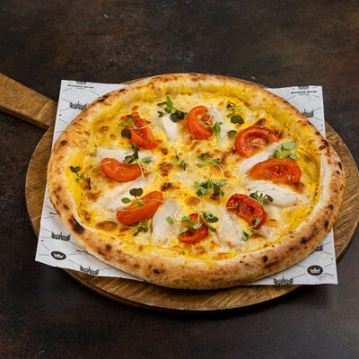 Пицца Сырный цыпленок в Город детей по цене 759 ₽