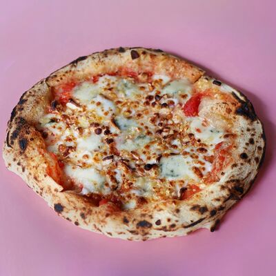 Пицца Cheesyнутая в Napoli Italian bistro по цене 730 ₽