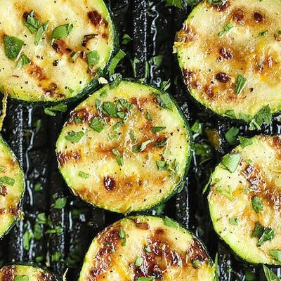 Цукини на углях в Дворец шашлыков по цене 200 ₽