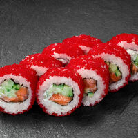 Сложный ролл Калифорния с лососем в Lite Sushi