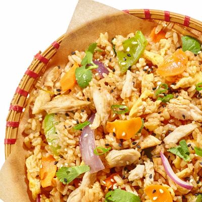 Жареный рис с курицей в ДЕД ХО по цене 470 ₽