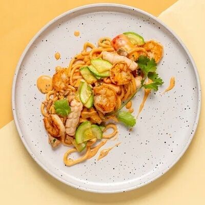 Спагетти с морепродуктами в соусе том ям в PastaMore по цене 630 ₽