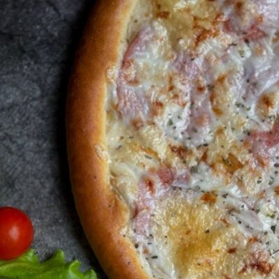 Пицца Ветчина и сыр в Пицца МАФИЯ по цене 640 ₽