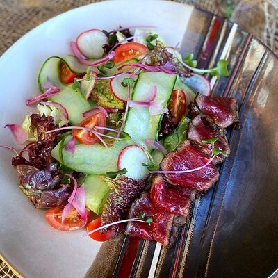 С ростбифом свежими овощами и дижонской горчицей в Гастробар DOM по цене 440