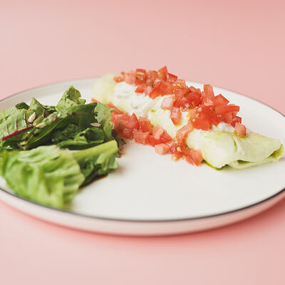 Зеленый омлет со страчателлой и томатами в Сойка напела по цене 720 ₽