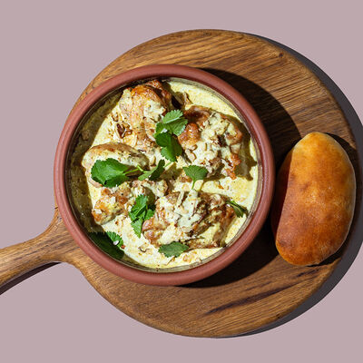 Чкмерули в Хачапури и вино по цене 580 ₽