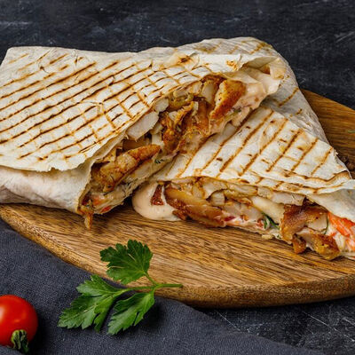 Шаурма Куриная большая в Мангал холл по цене 610 ₽