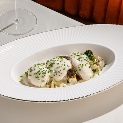 Рапаны со сморчками и муссом из шампанского в Cristal по цене 1400 ₽
