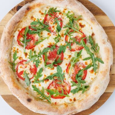 Четыре сыра с рукколой в Стрит Фуд по цене 1100 ₽