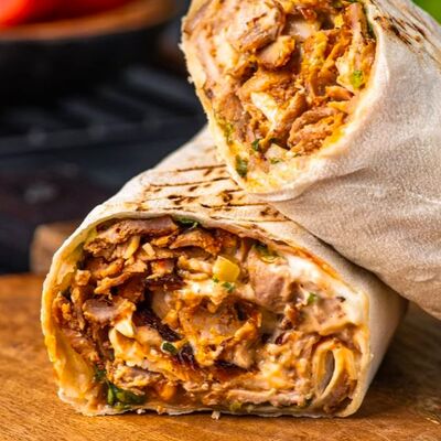 Шаурма с курицей №3 в Пойдем к Толяше по цене 329 ₽
