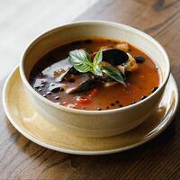 Томатный суп каччукко с морепродуктами в Pasta Salsa Osteria