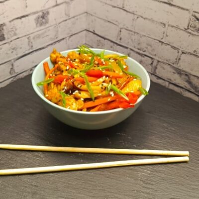 Лапша wok c курицей в Понти Пицца по цене 480 ₽