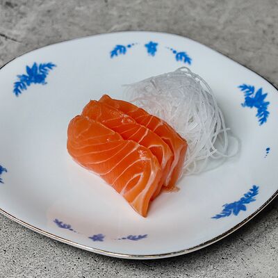 Сашими Лосось в Tokyo Sushi по цене 1230 ₽