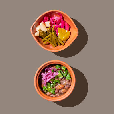 Маленький лобио в Хачапури и вино по цене 212 ₽