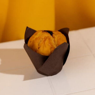 Маффин с черничной начинкой в Пекарня Буханка по цене 195 ₽