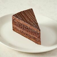 Пирожное Прага в Macadamia кафе