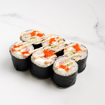 Малый ролл бекон, сыр, огурец, соус спайси и икра тобико № 24в Ёбисан по цене 489 ₽