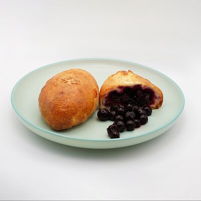 Пирожок со смородиной в Кулинария Вилка - домашняя еда по цене 99 ₽