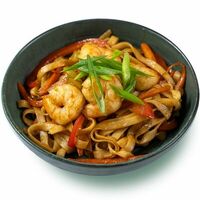 Удон с креветками и овощами в Академия Отдыха