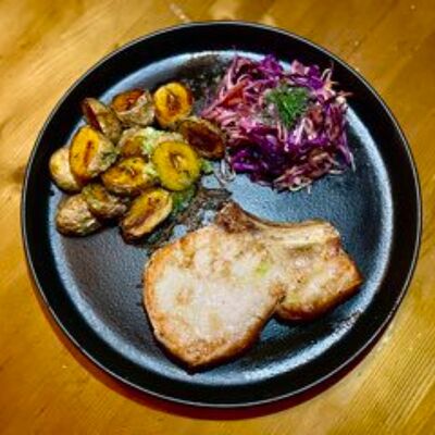 Свиная корейка на кости в Борода по цене 1755 ₽