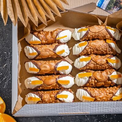 Канноли с апельсиновыми цукатами в O’Cannoli по цене 2980 ₽