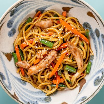 Рамен с курицей в устричном Том Ямв Мао по цене 415 ₽