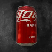 Coca-Cola жестяная банка в COM PHO Вьетнамская кухня