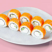 Ролл Филадельфия с огурцом в Галерея Суши