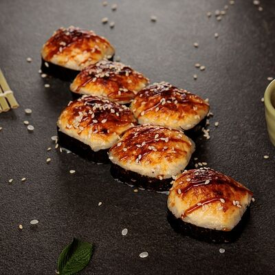 Запеченный сырный ролл с крабом в Суши Max по цене 439