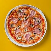 Пицца с ветчиной и грибами в Crosta Pizza Bar