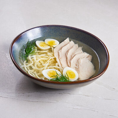 Куриный бульон с домашней лапшой в Sugar Mama по цене 410 ₽