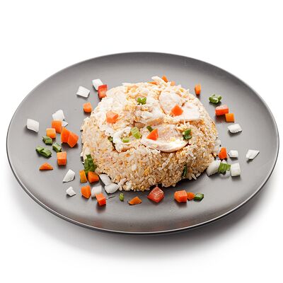 Рис, жаренный с овощами и курицей в Тайские рисоварни Soi7 по цене 570 ₽