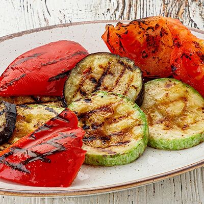 Овощи гриль в Чили пицца по цене 330 ₽