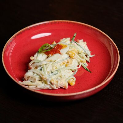 Салат со снежным крабом в Lions Head по цене 470 ₽