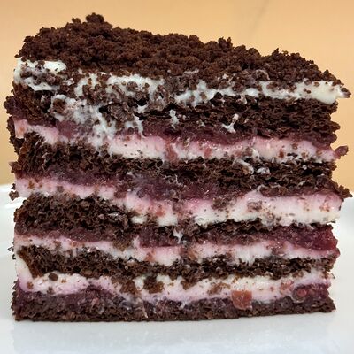 Шоколадный медовик с вишнейв Right Cake по цене 400 ₽