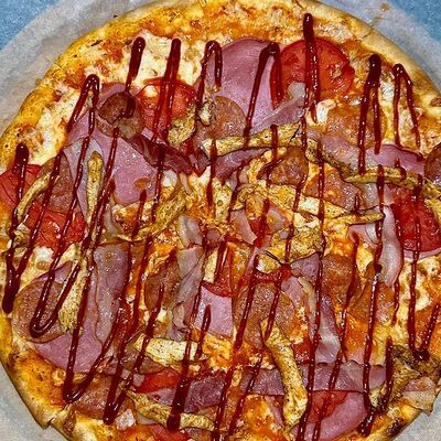 Пицца Мясная в California House по цене 1000 ₽