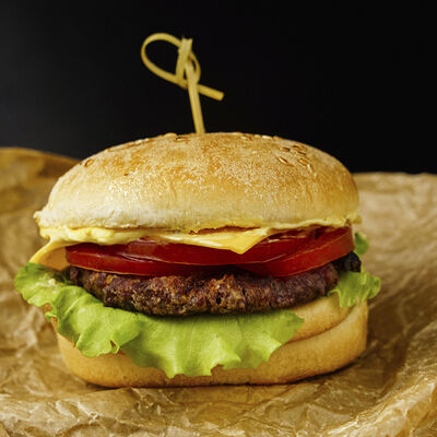 Чизбургер в Baker Kebab по цене 350 ₽