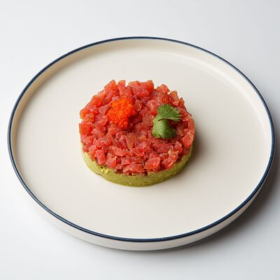 Тартар тунецв Avo kitchen & bar по цене 950 ₽