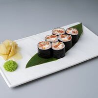 С угрем и лососем в тобико в SCAT