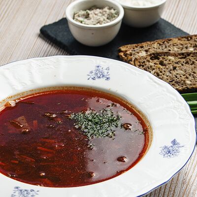 Борщ с говядиной в Москва по цене 590 ₽