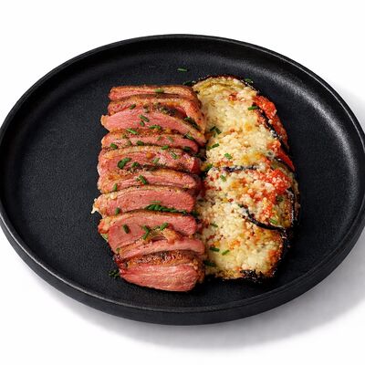 Утиная грудка, рататуй, мёд в Chinch по цене 1300 ₽