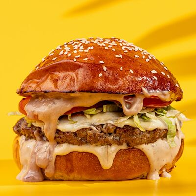 Бургер Сырный Джо в Black Jo по цене 629 ₽